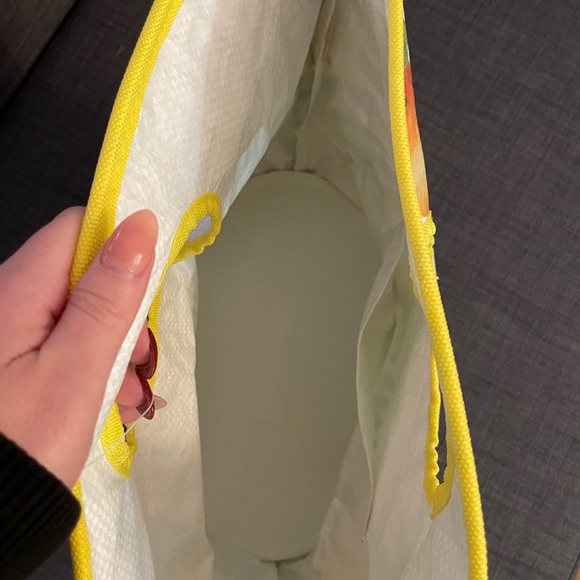 Neutrogena Cooler Bag - Picture 2 of 4